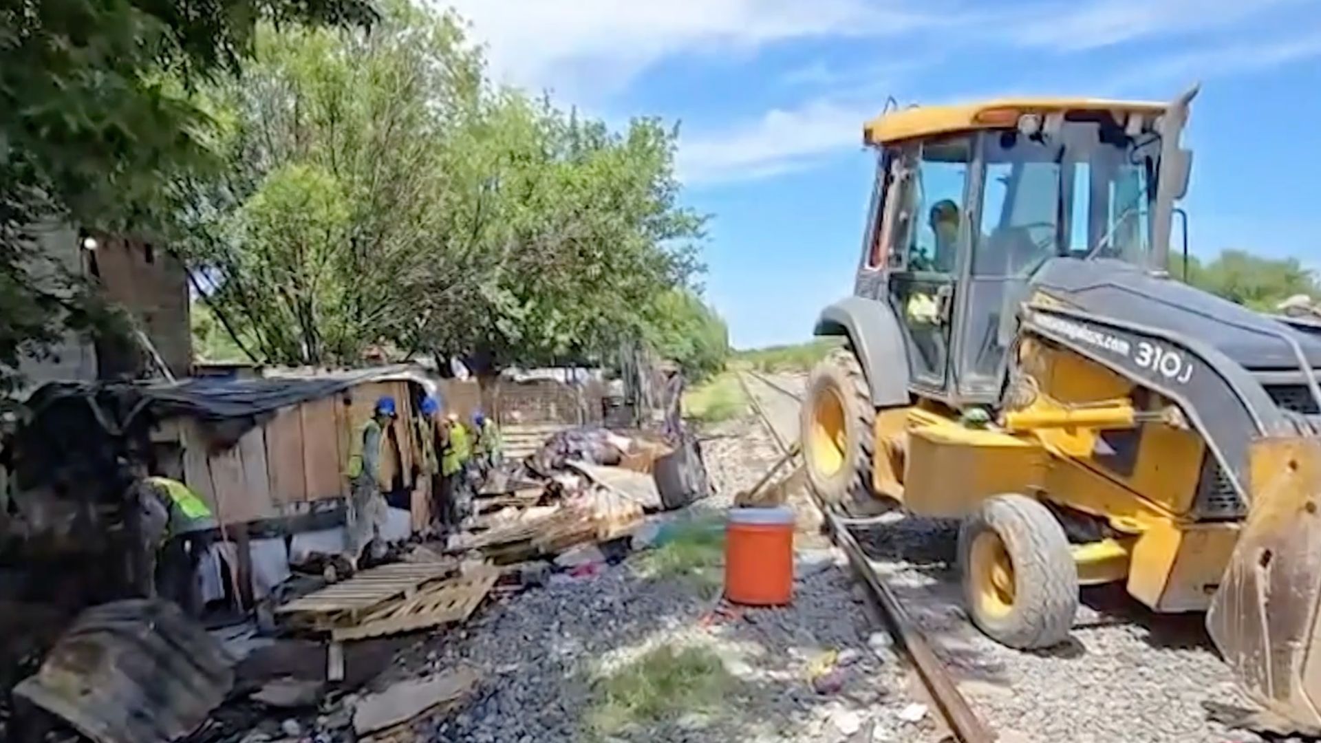 Retiran Propiedades Cercanas a las Vías del Tren en Piedras Negras